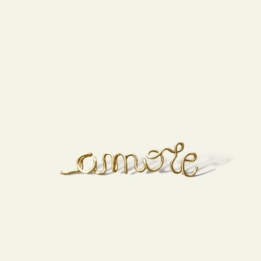 ciondolo personalizzato con nome amore in filo d'oro giallo